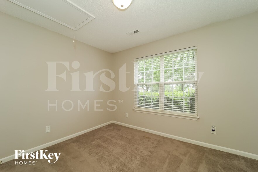 Building Photo - 217 Kinnley Ct