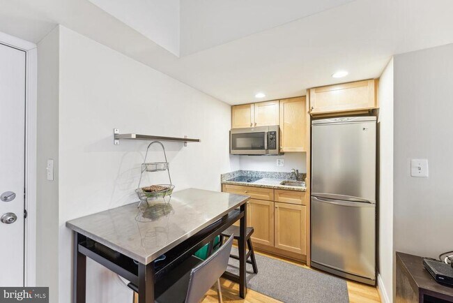 Building Photo - 1701 16th St NW