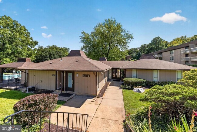 Building Photo - 8509 Barrington Ct