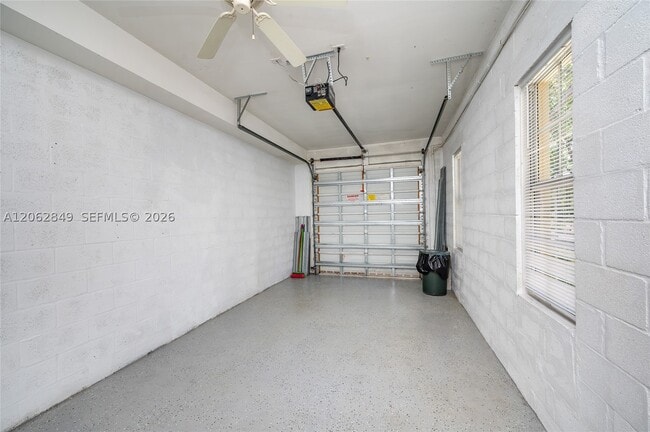 Building Photo - 2482 Centergate Dr