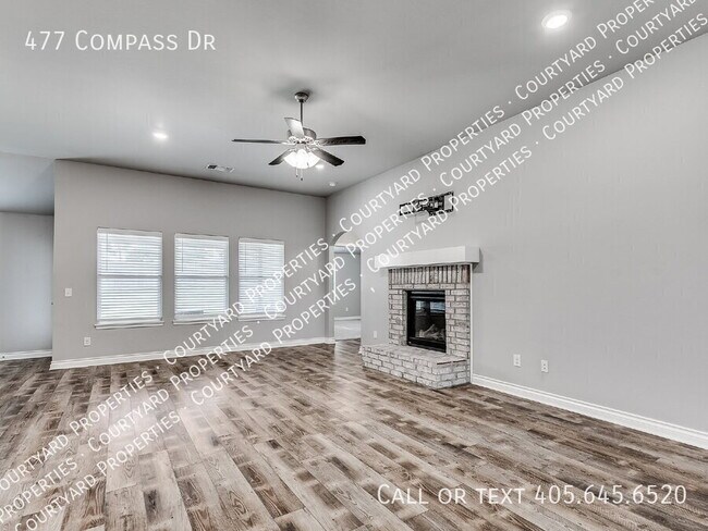 Building Photo - 477 Compass Dr