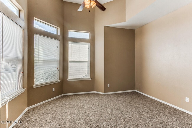 Building Photo - 5819 Redstone Rim Dr