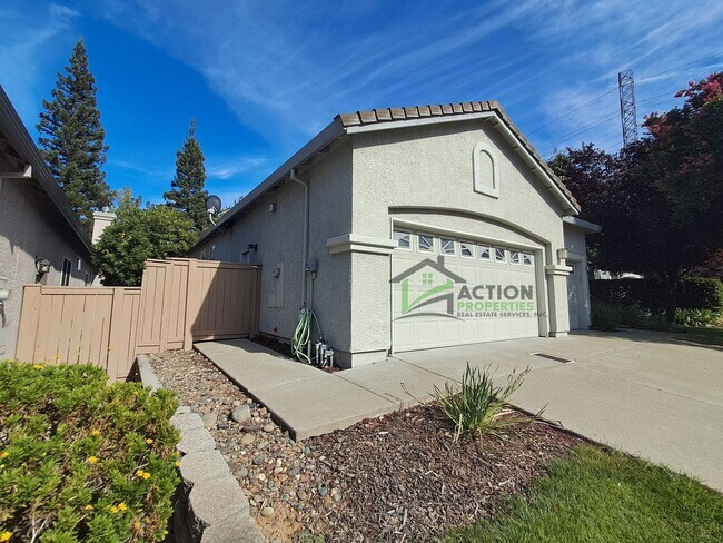 Building Photo - 400 Dumas Ct