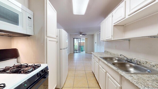 Building Photo - 8826 Cape Valley Dr
