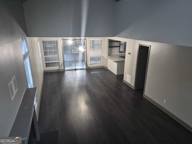 Building Photo - 1020 Hampton Hill Ct