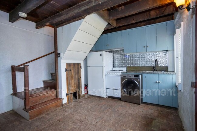 Building Photo - 8200 Buckland Mill Rd