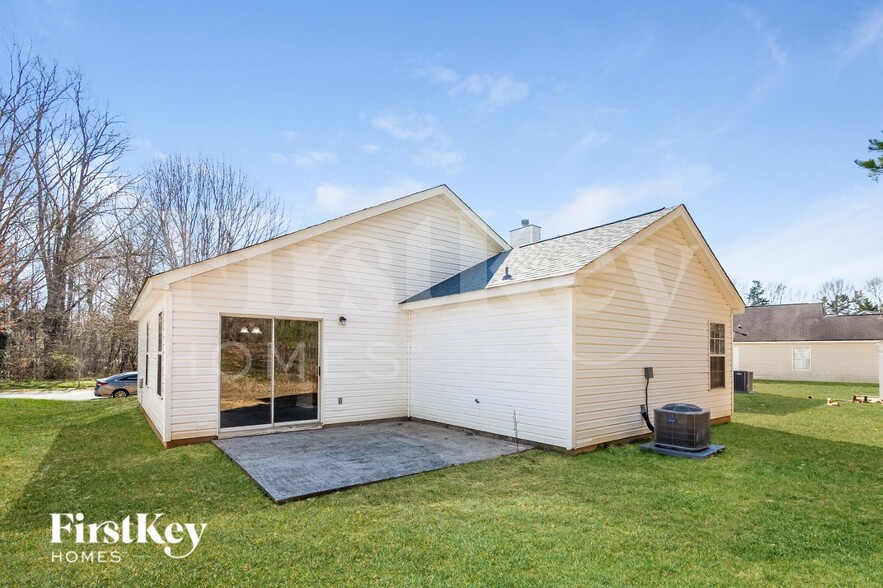 Building Photo - 12023 Stewarts Crossing Dr