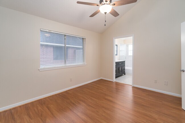 Building Photo - 5306 Acorn Ct