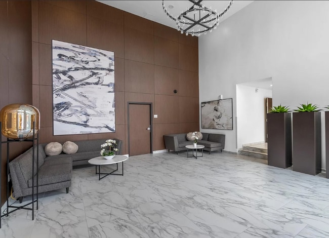 Building Photo - 475 Redwood St