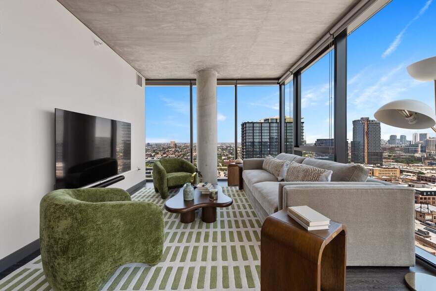 Primary Photo - 1314 W Randolph St