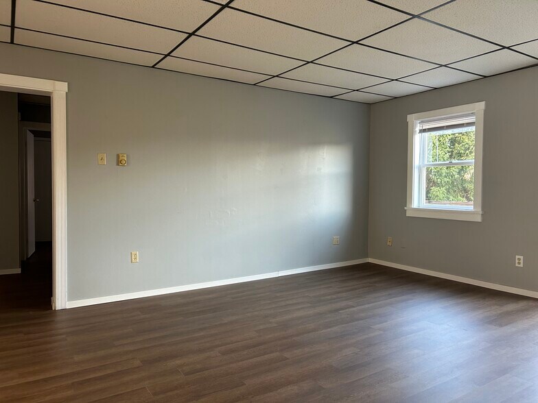 Building Photo - 211 E Water St