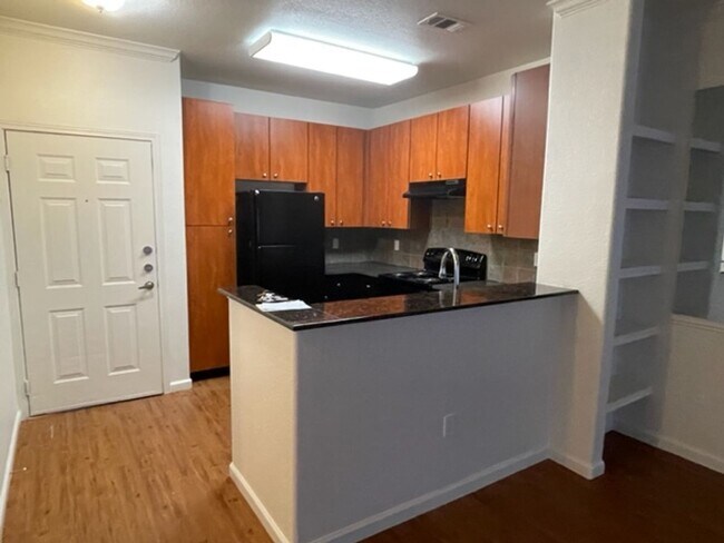 Building Photo - Condo for Rent – Antelope, CA