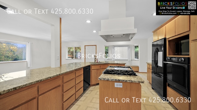 Building Photo - 15638 42nd Ave S