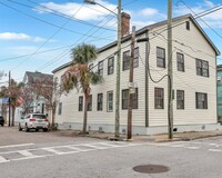 Building Photo - Fully renovated home in Charleston!