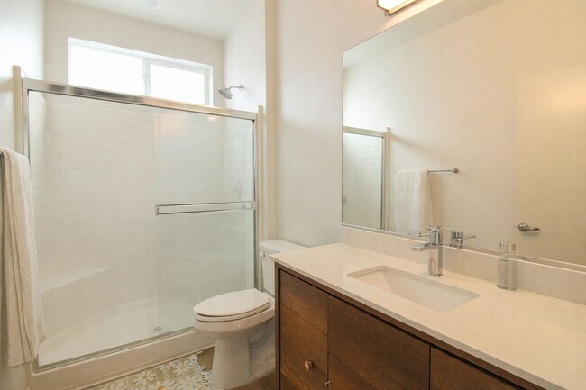 Building Photo - Modern 3-Bedroom, 2-Bathroom Apartment on Murray in San Luis Obispo