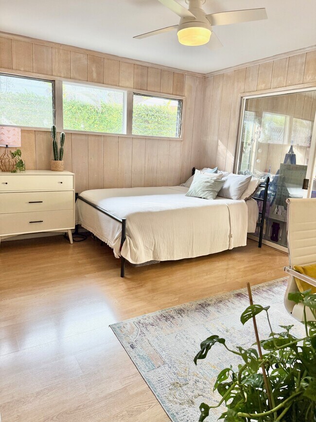 Second bedroom - 2729 Palos Verdes Dr N