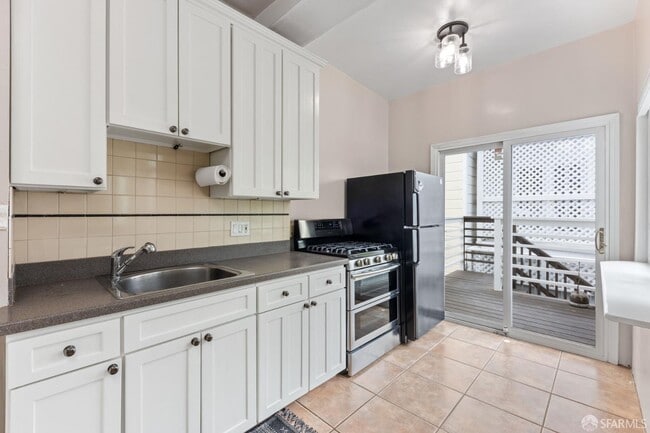 Building Photo - 31 Pixley St