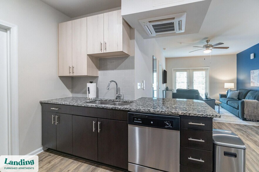 Building Photo - 655 W Mallard Creek Church Rd