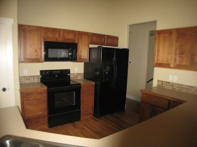 Building Photo - 3 BEDROOM 2 BATHROOM SADDLE RIDGE SINGLE FAMILY HOME