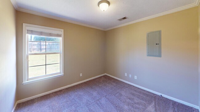 Building Photo - 26 Black Oak Dr