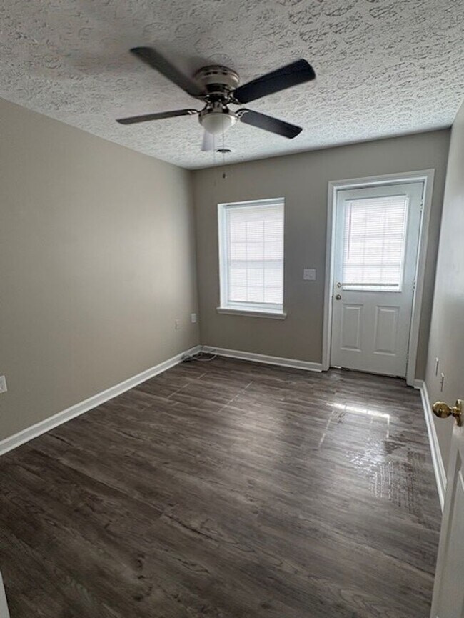 Building Photo - Sinking Creek Apartments