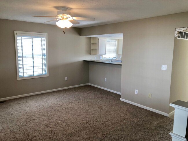 Building Photo - 2 Bdrm Avail July 2026;  $1,800 monthly