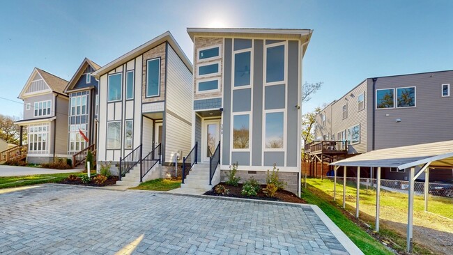 Building Photo - 300 Prince Ave