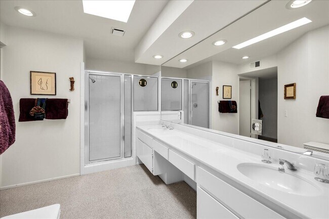 Building Photo - 6735 Harwood Cir