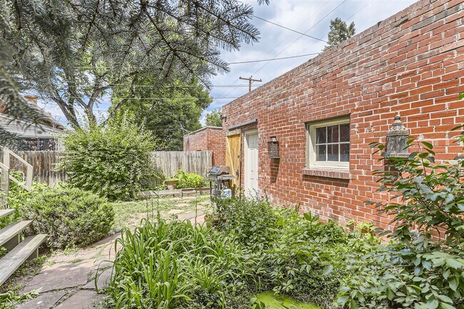 Building Photo - 1 br, 1 bath 4plex - 1212 Columbine Street 2