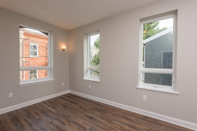 Building Photo - 1728 Eastern Ave