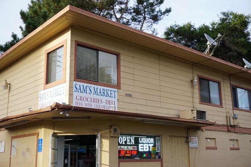 Building Photo - 212 S E St