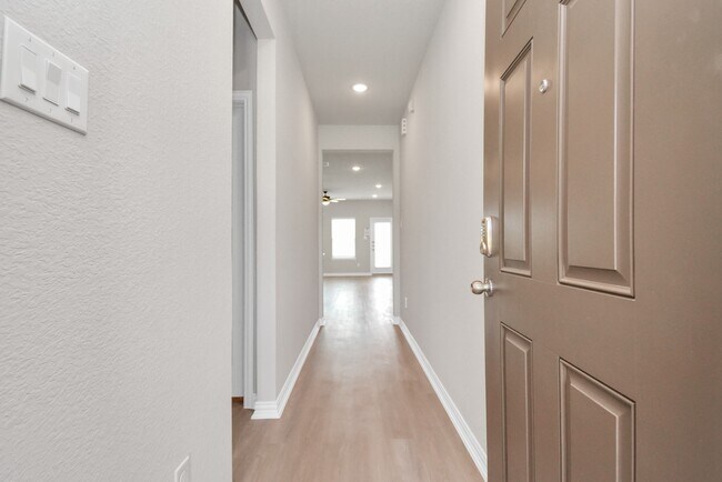 Building Photo - 4627 Aurora Glen Dr