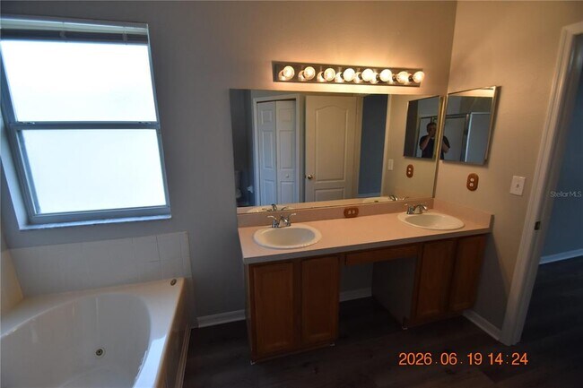 Building Photo - 1625 Open Field Loop