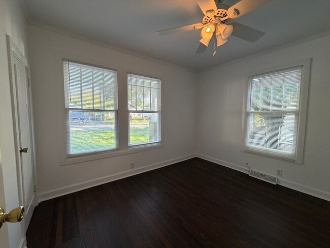 Building Photo - Wilmore Bungalow For Rent