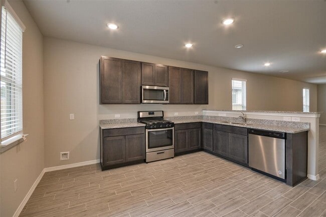 Building Photo - 826 Wembley Wood Wy