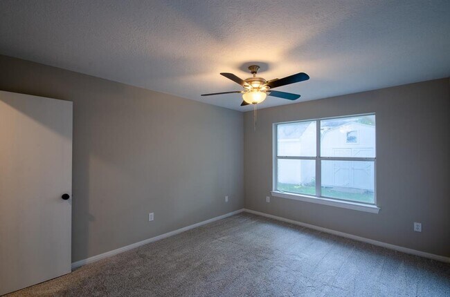 Building Photo - 12811 Fisher Dr