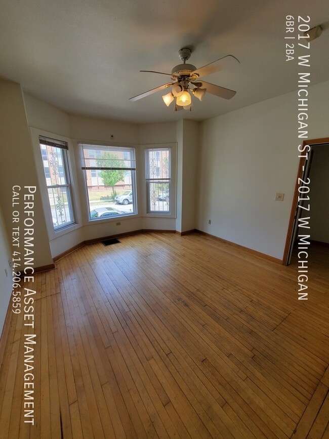 Primary Photo - Charming 6bed/2bath Home Near Marquette Un...