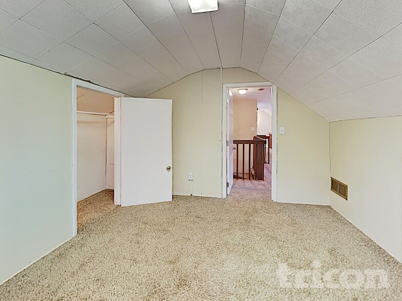 Building Photo - 3958 Cotswold Dr SW