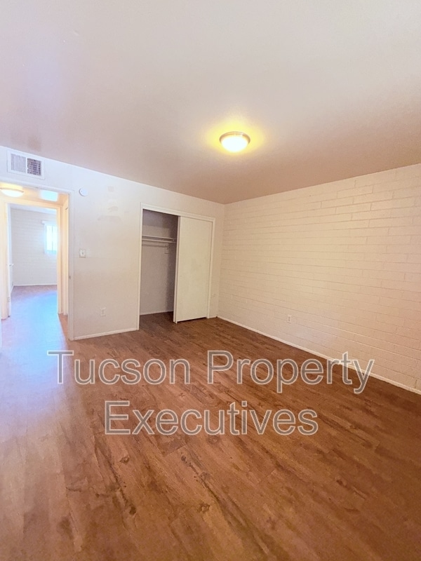 Building Photo - 8914 S Nogales Hwy