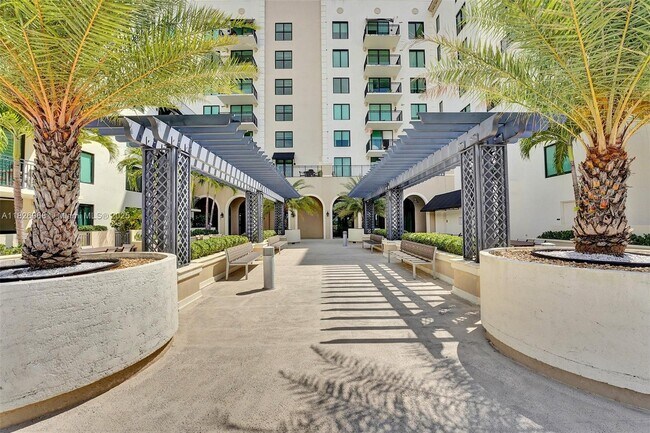 Building Photo - 1300 Ponce de Leon Blvd