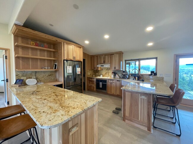 Building Photo - Rural 3 Bedroom, 2 Bath - Ruch & Applegate River Area