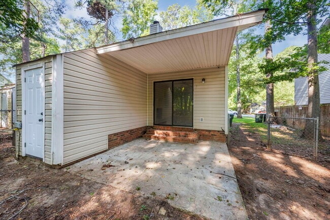 Building Photo - 313 Friarsgate Blvd