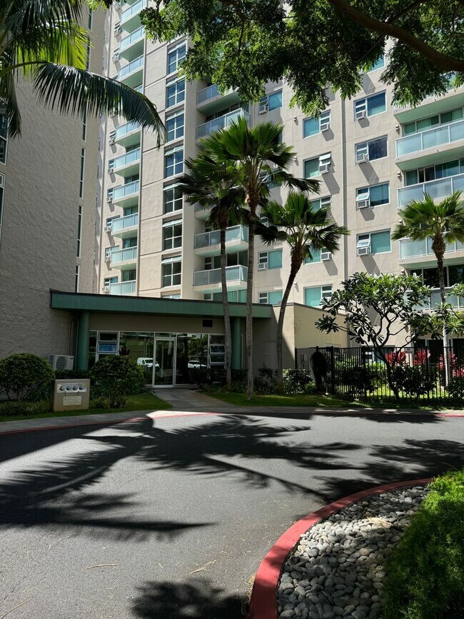 Building Photo - Country Club Village 6 - Two bedroom, one ...