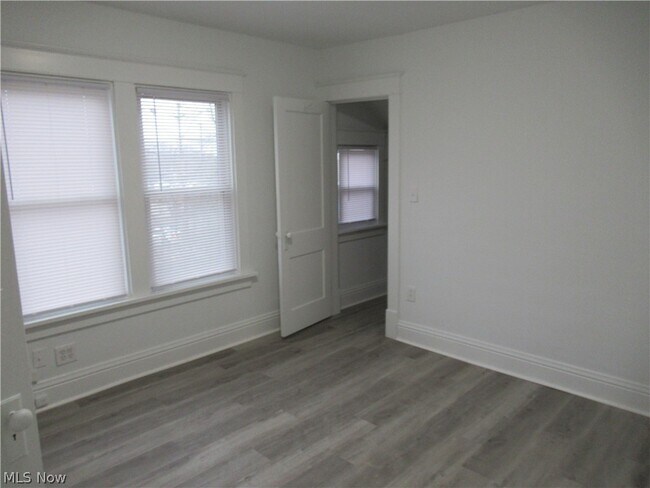 Building Photo - 378 Columbus St