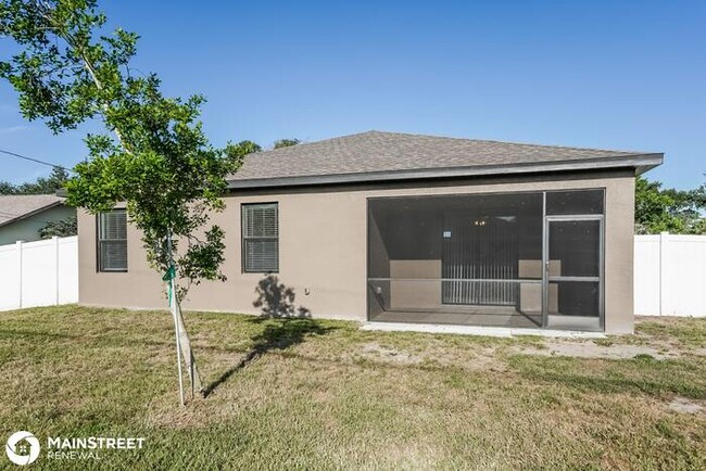 Building Photo - 945 SW 6th Pl