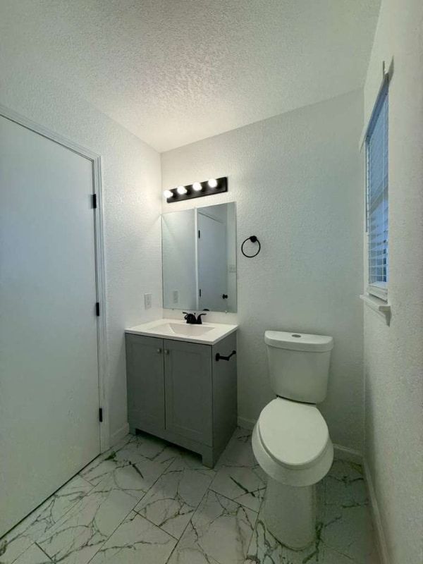 Building Photo - 230 Craigmont Ln