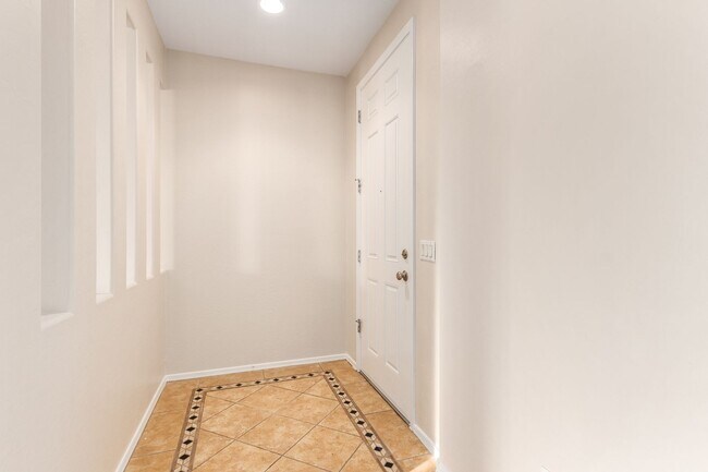 Building Photo - Gorgeous Golf Course Views in Gilbert, AZ!  MOVE-IN SPECIAL:  FIRST MONTH FREE!!!