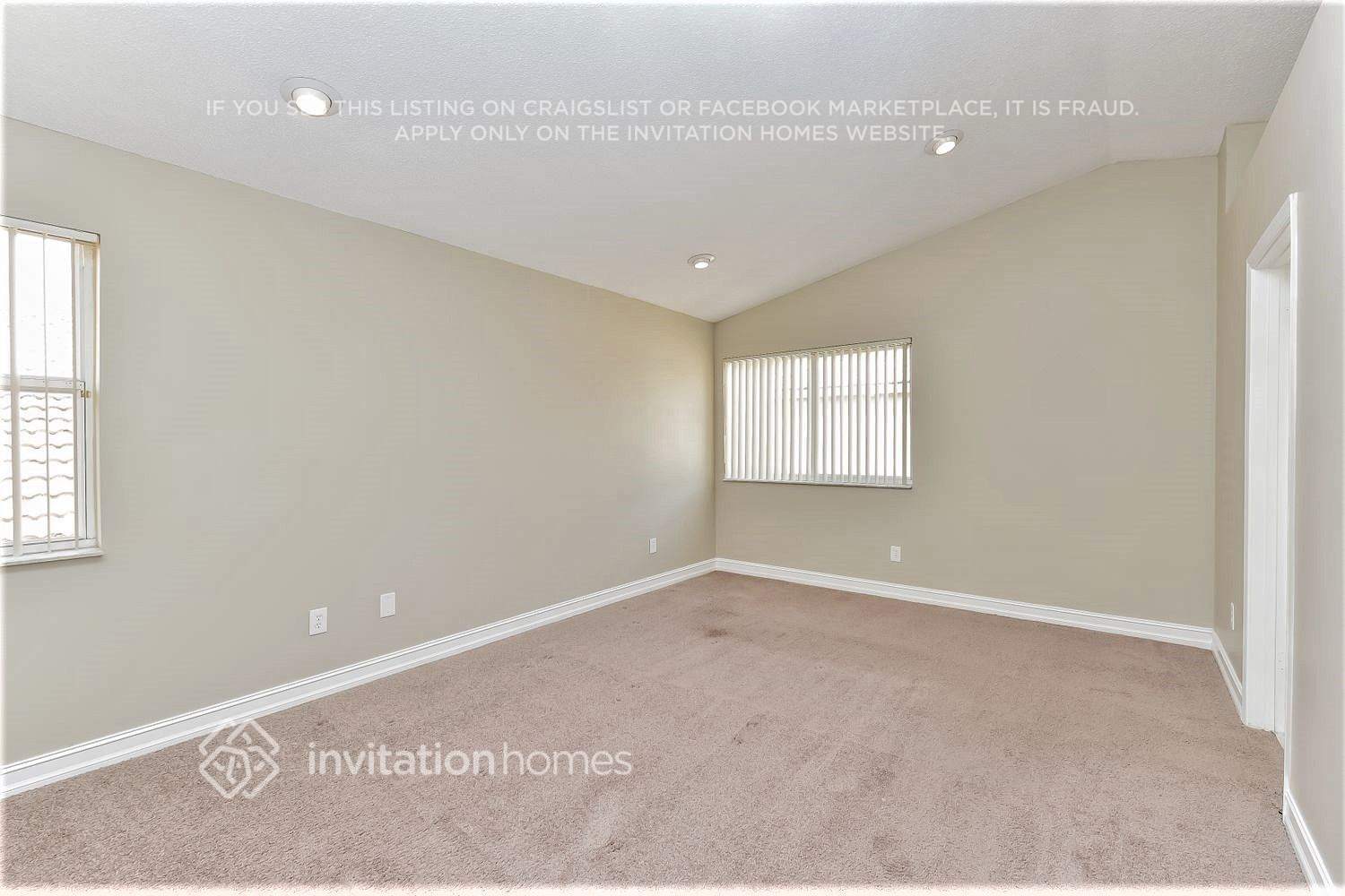 Building Photo - 15935 SW 83rd Terrace