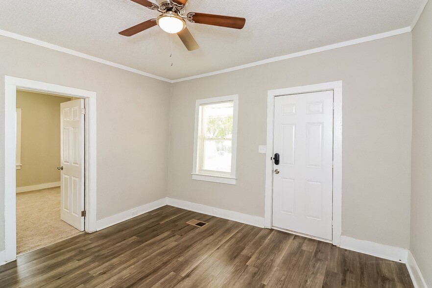 Building Photo - 111 Addie St