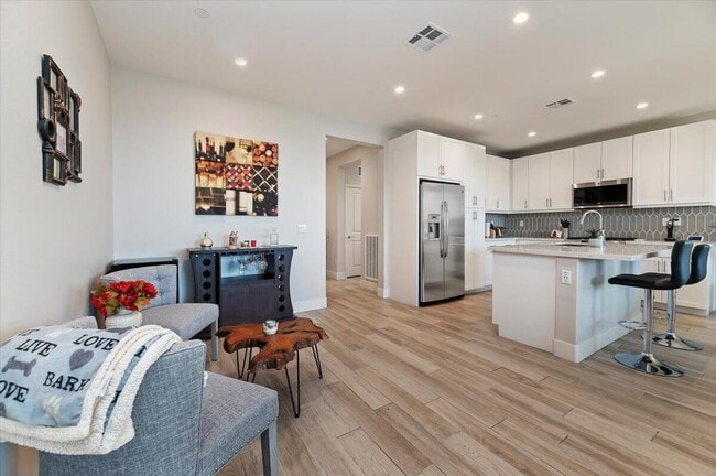 Building Photo - 51710 Ponderosa Dr.